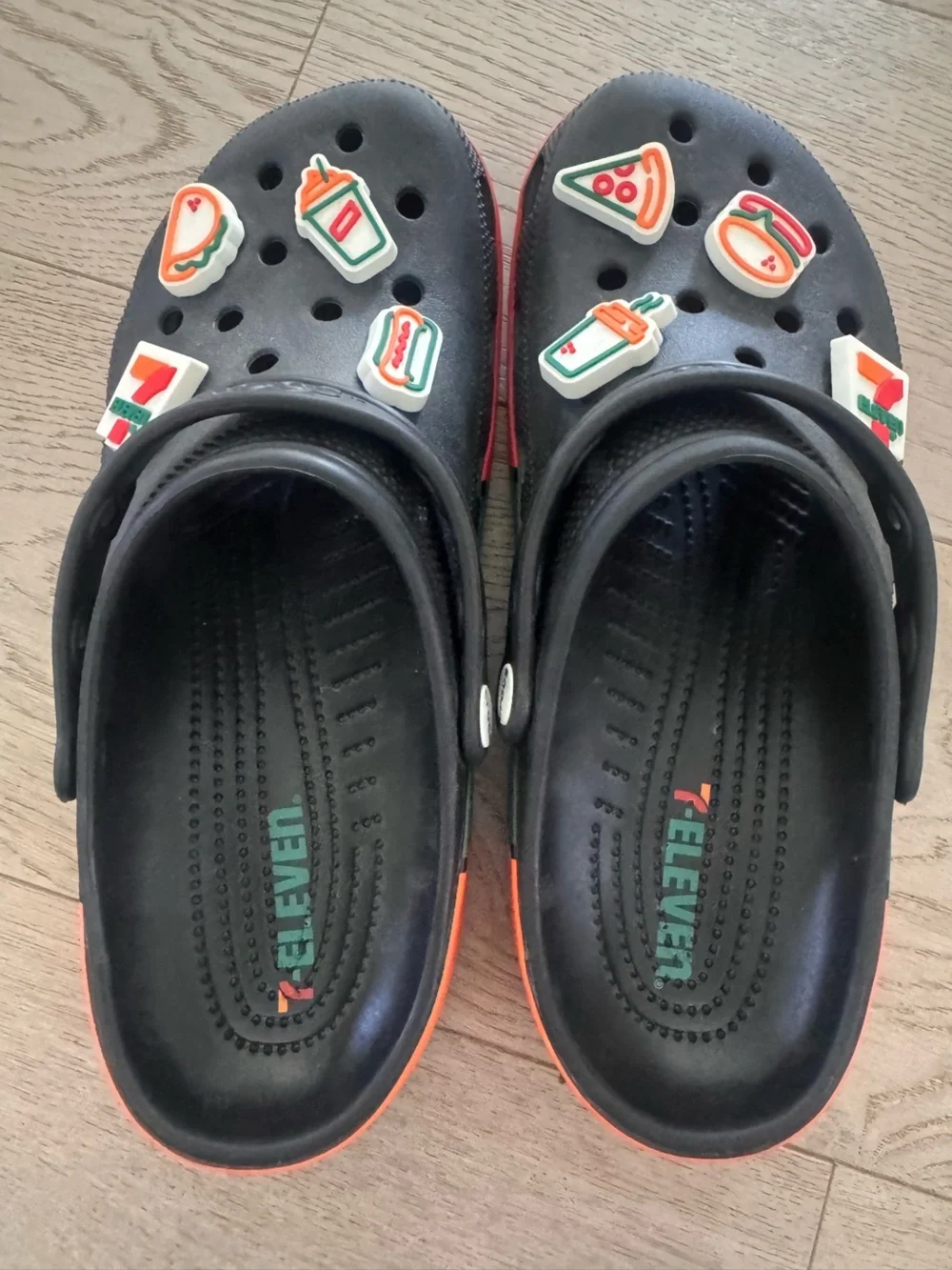 NWOT 7-Eleven X Crocs Classic Clog 7-11 Exclusive Black Size 10 Men 12 Women
